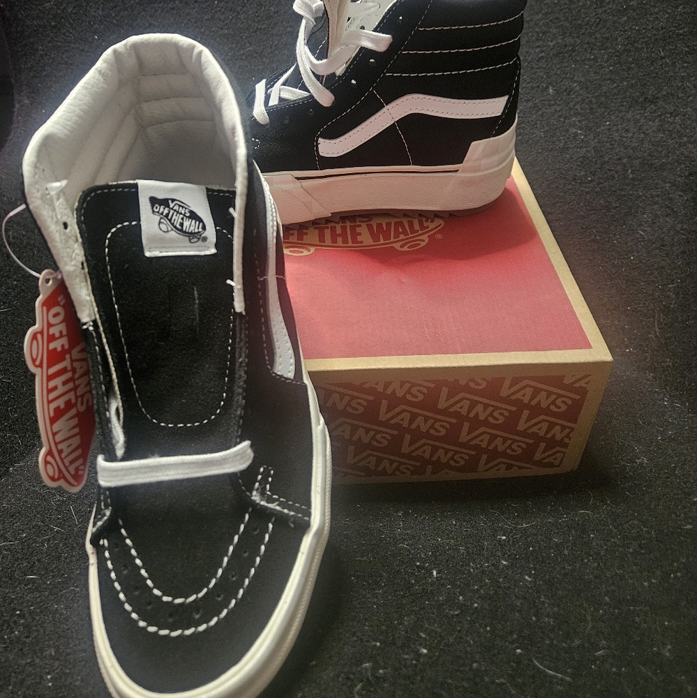 Sk8-Hi stacked new never worn 5.5